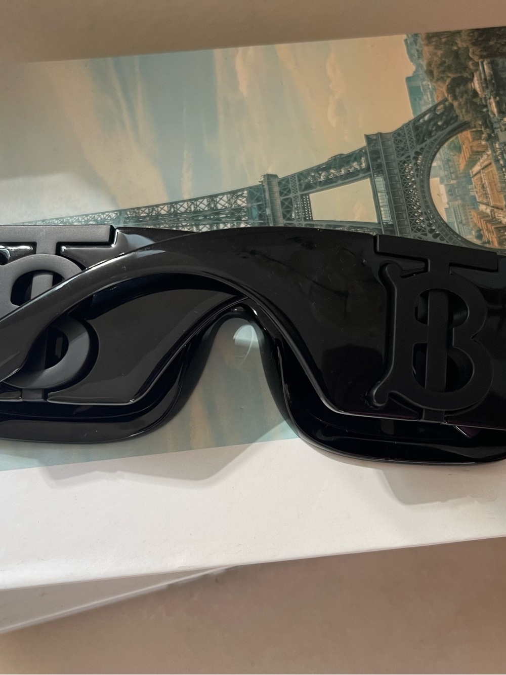 Burberry Black Visor VR/AR Accessory with Embossed 'B' Logo
